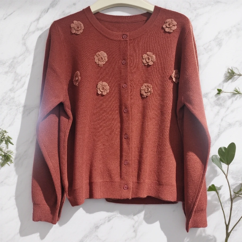 秋冬新款小花朵羊毛开衫毛衣时尚百搭休闲宽松气质款