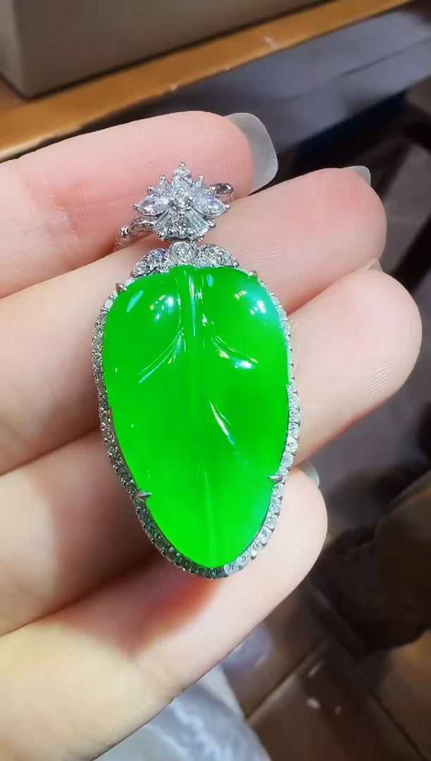 吊坠(不含链)18K金镶嵌翡翠无事牌