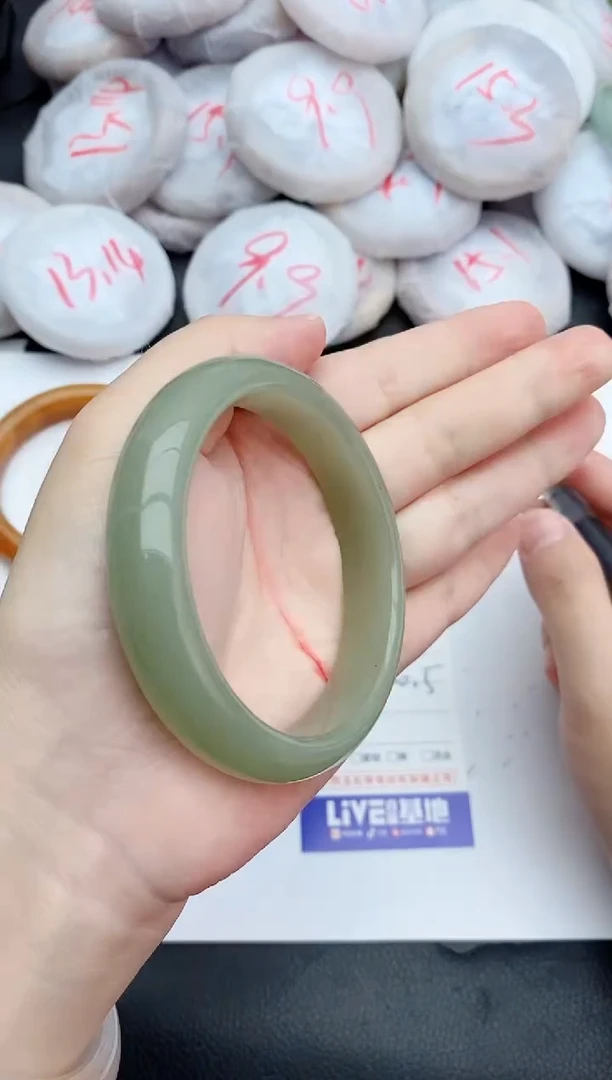 未镶嵌手镯石英质玉174+60.5