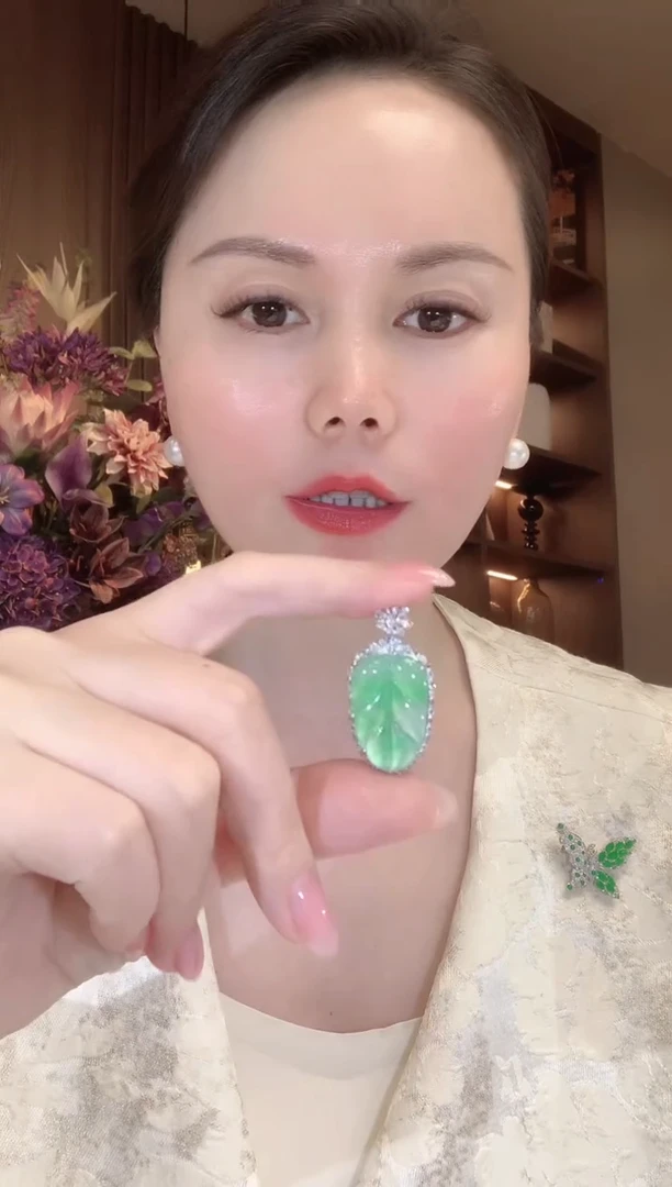 吊坠(不含链)18K金镶嵌翡翠D59