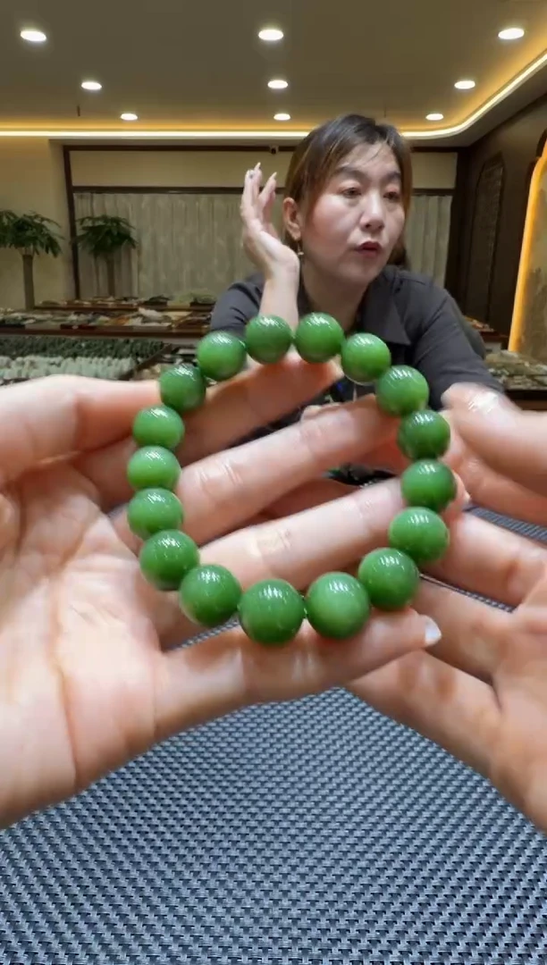 颈饰未镶嵌和田玉手串