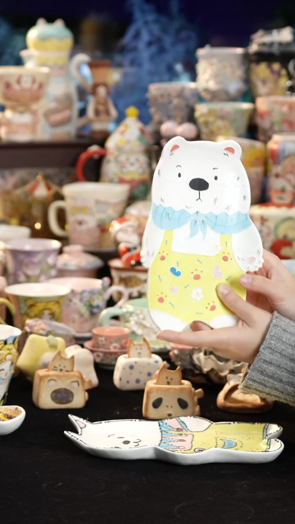 摆件陶景德镇釉下彩手绘设计师款陶瓷