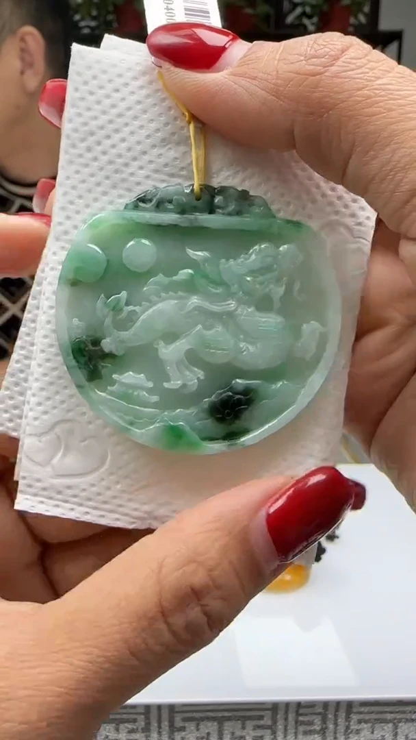 【闪购商品】翡翠颈饰未镶嵌天然翡翠A货吊坠