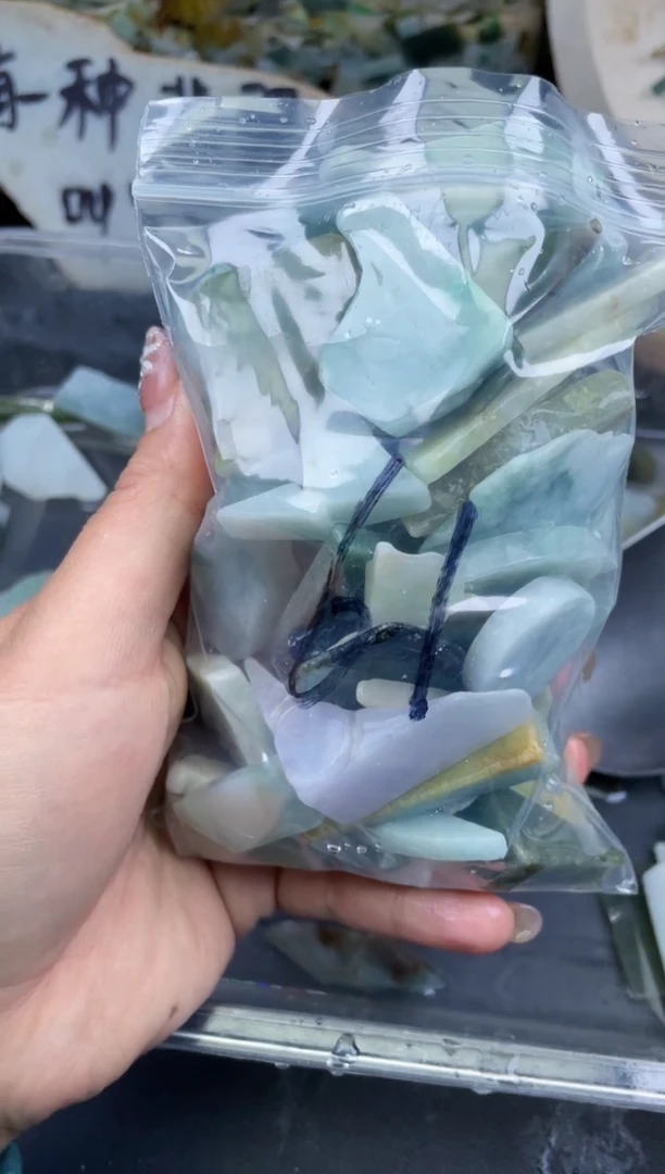 【闪购商品】翡翠颈饰未镶嵌天然翡翠大号500克61