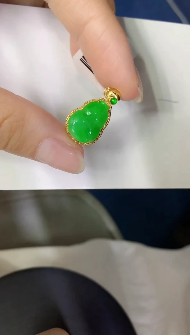 颈饰18K金镶嵌翡翠缅甸天然翡翠A货