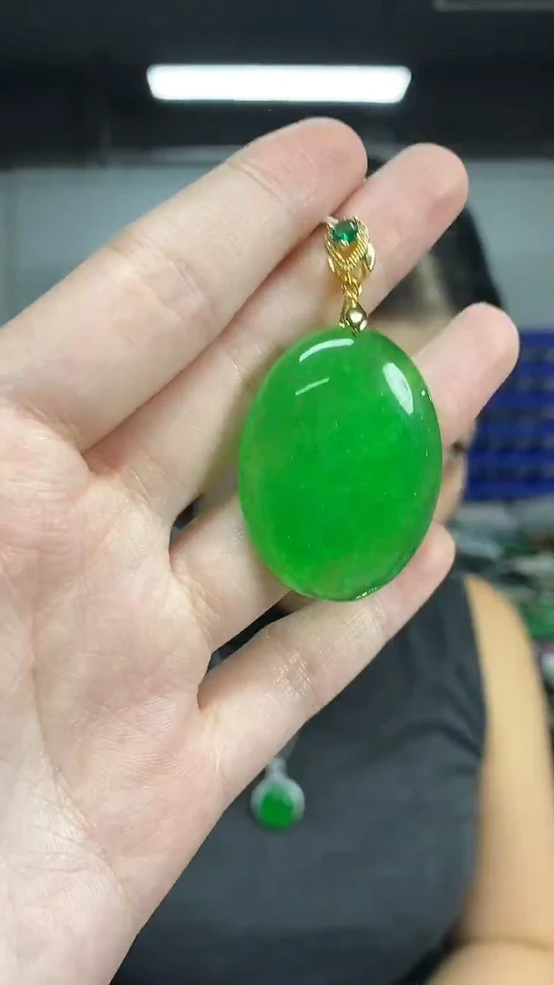 颈饰未镶嵌翡翠多样性发其一颜色微差