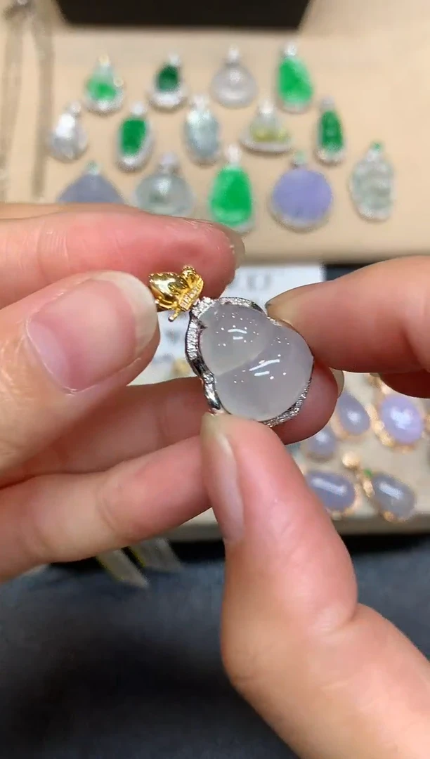 18K金镶嵌手链翡翠葫芦【无服务费