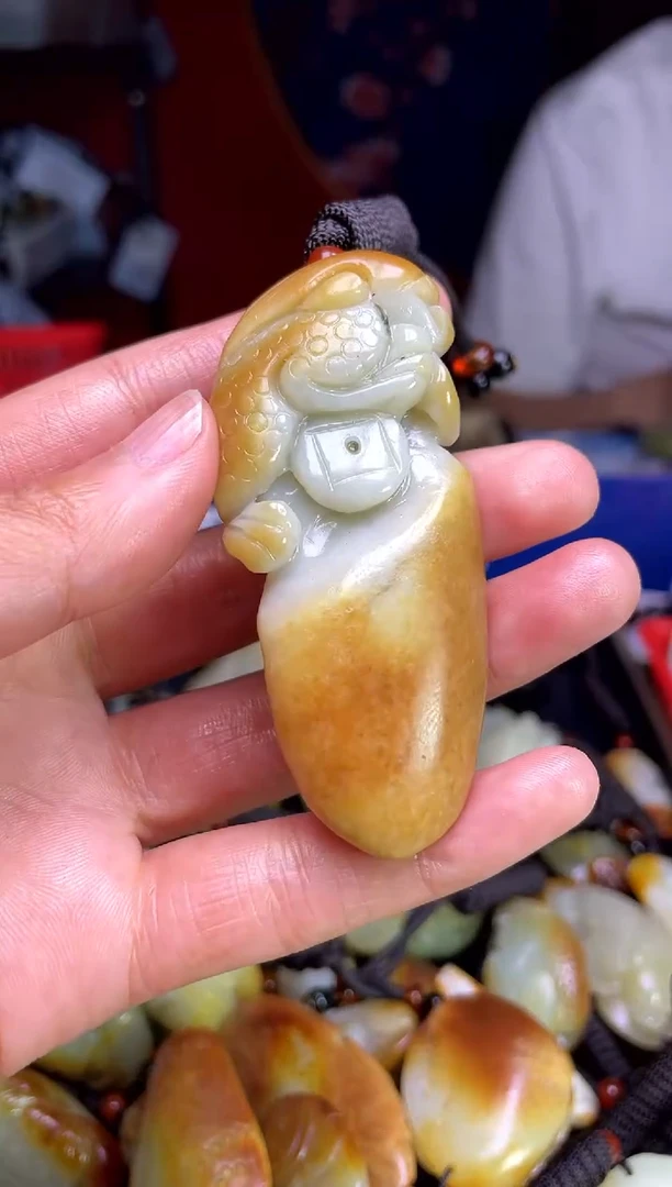 和田玉未镶嵌颈饰1