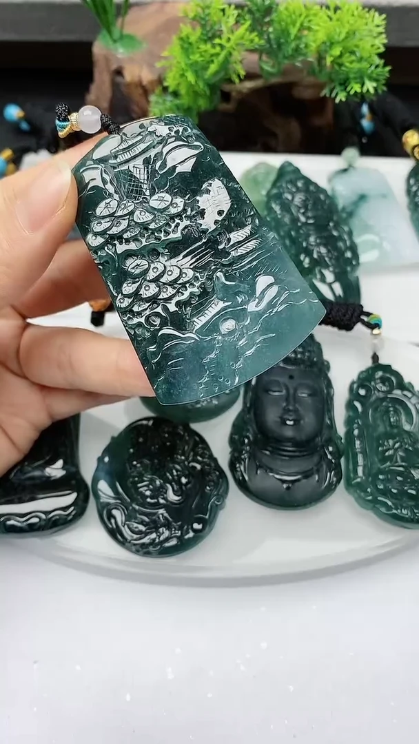 【闪购商品】翡翠颈饰未镶嵌