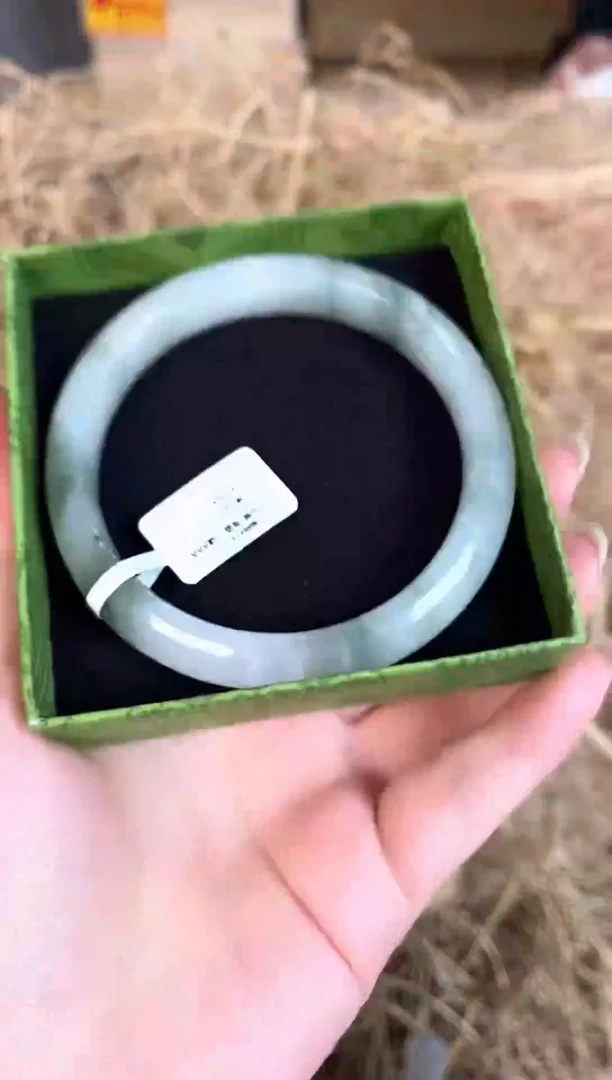 未镶嵌手镯石英质玉A-013