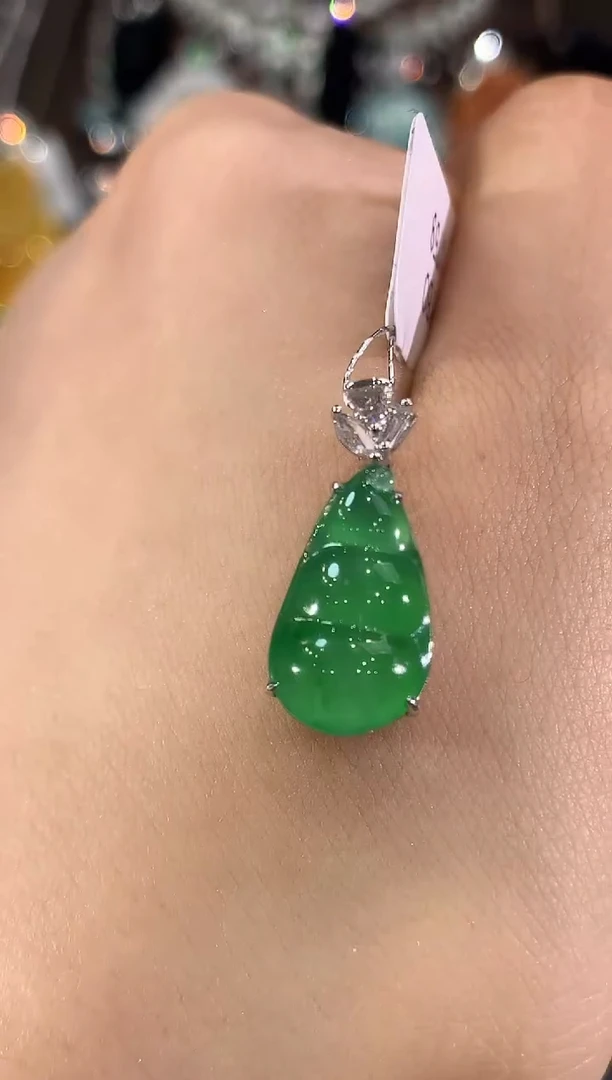 吊坠(不含链)18K金镶嵌翡翠 C107