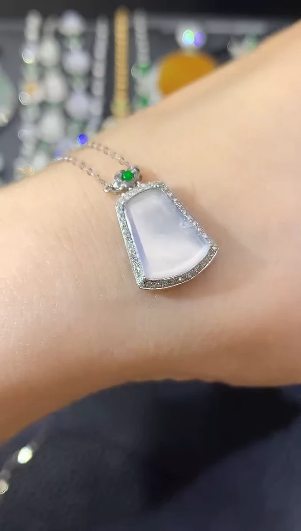 翡翠18K金镶嵌套链D16