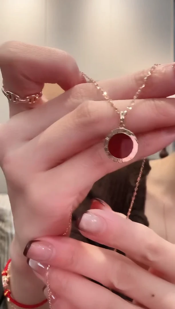 18K金镶嵌定制玛瑙18K金黑红饼吊坠不含链