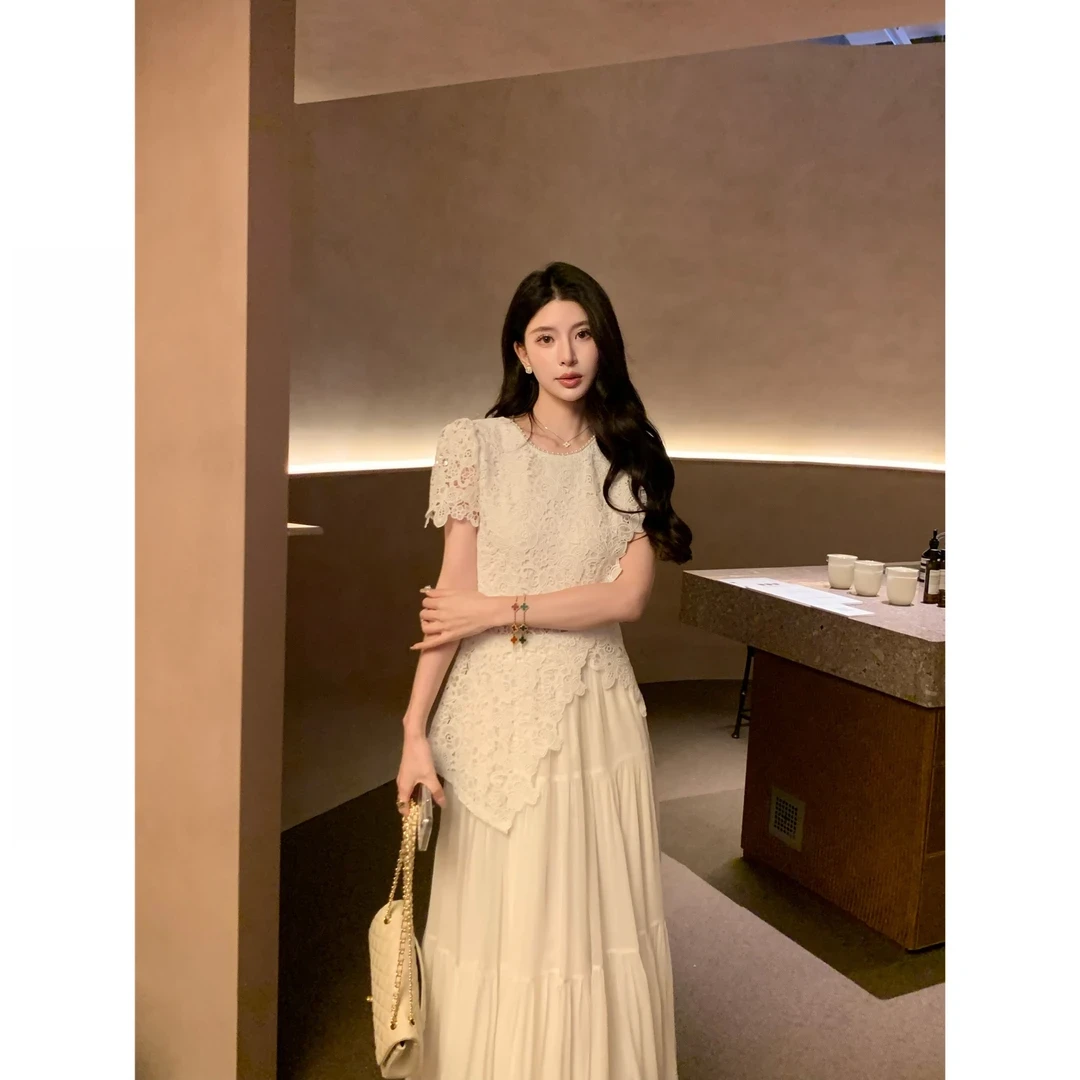 【雾漫蔷薇】心动轮廓 花朵镂空蕾丝不规则显曲线欧若风上衣高级感