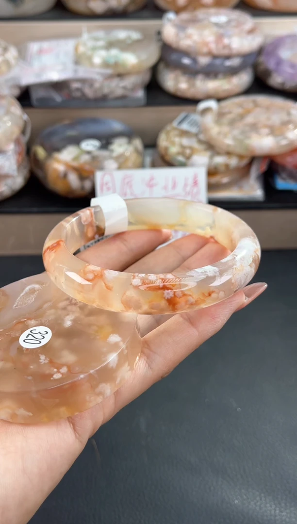 未镶嵌手镯石英质玉63