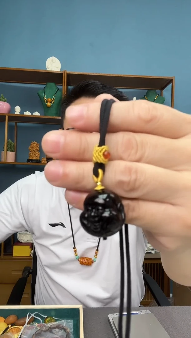 未镶嵌琥珀裸石3（有瑕介意勿拍）