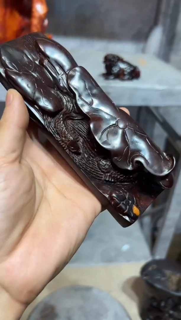 檀香紫檀（小叶紫檀）小叶紫檀精工雕刻摆件