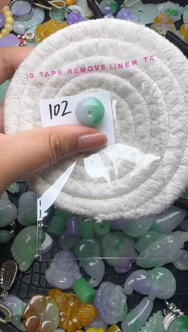 颈饰未镶嵌翡翠缅甸翡翠吊坠