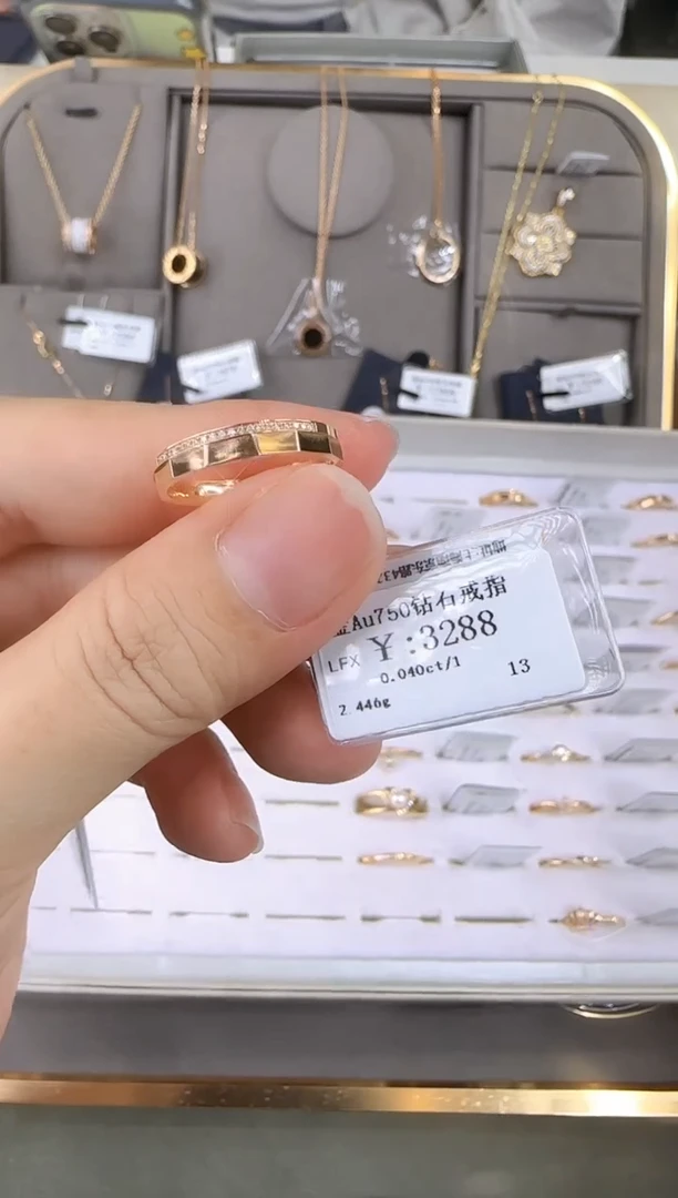 18K金镶嵌戒指/指环钻石?*波2729