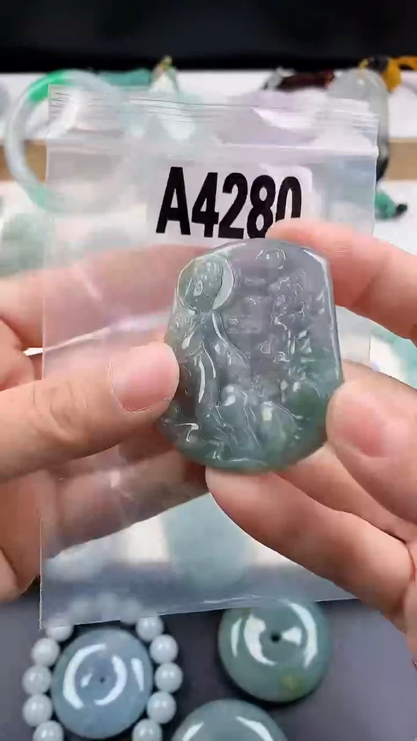 颈饰未镶嵌翡翠天然翡翠吊坠挂件