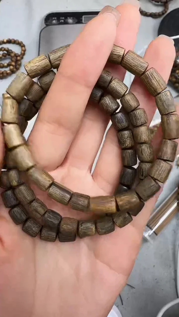 沉香手串0707白棋随型沉水单圈多样性发一