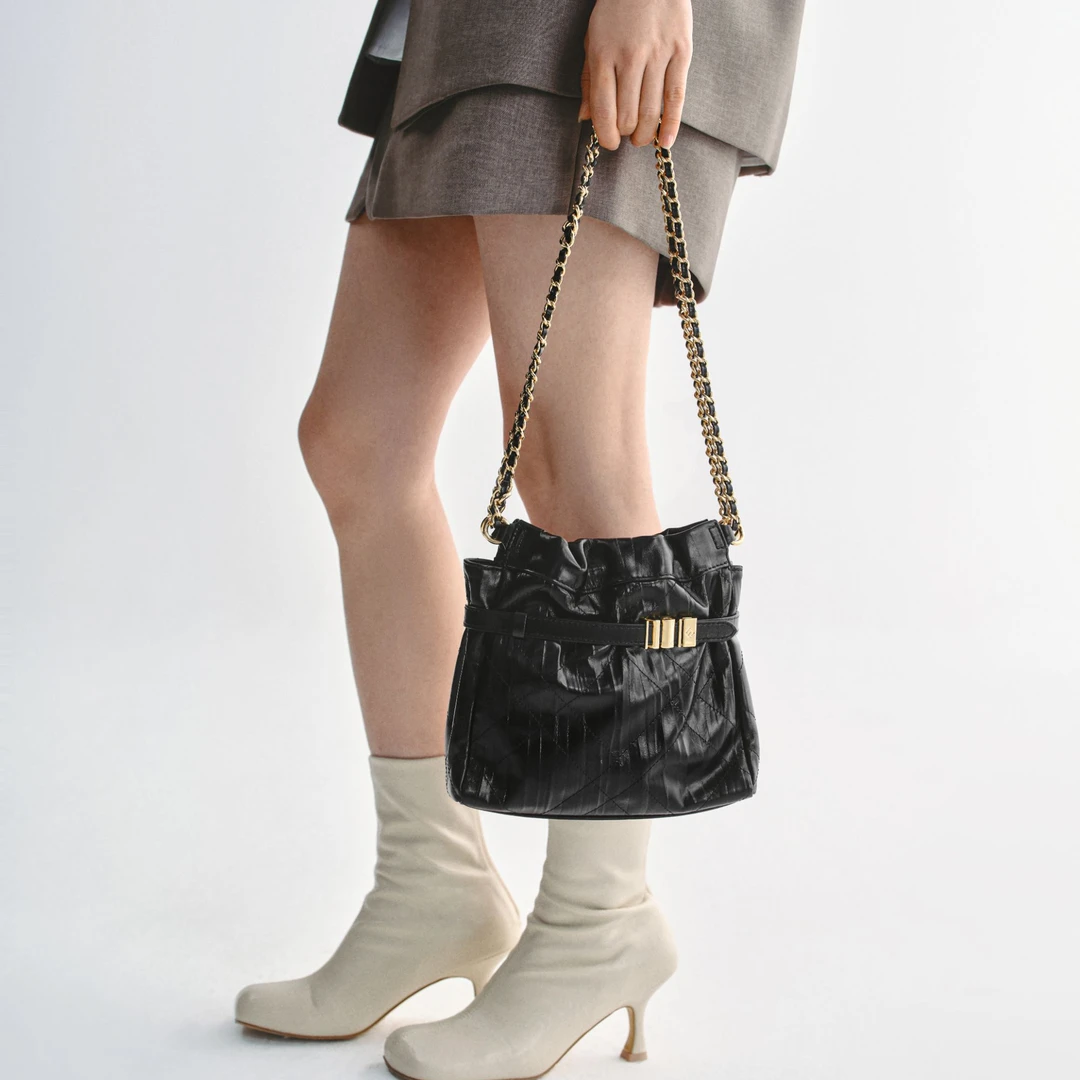 FION/菲安妮奥莱音符流浪包女单肩包链条包斜挎包FAAFVLS006