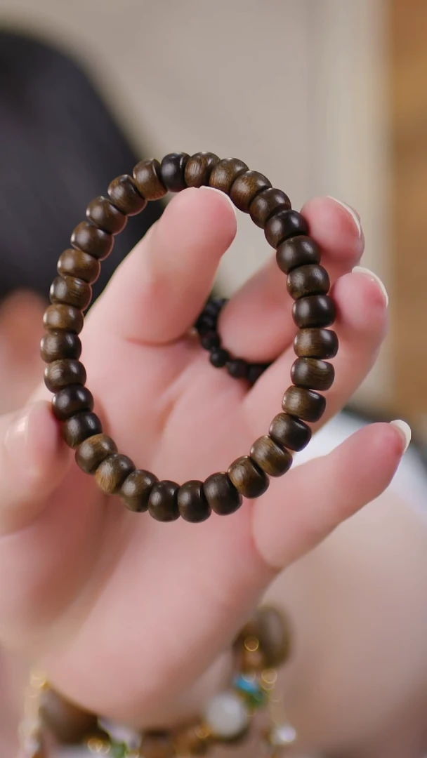 （苹果珠-全沉水白奇楠0.8单圈）