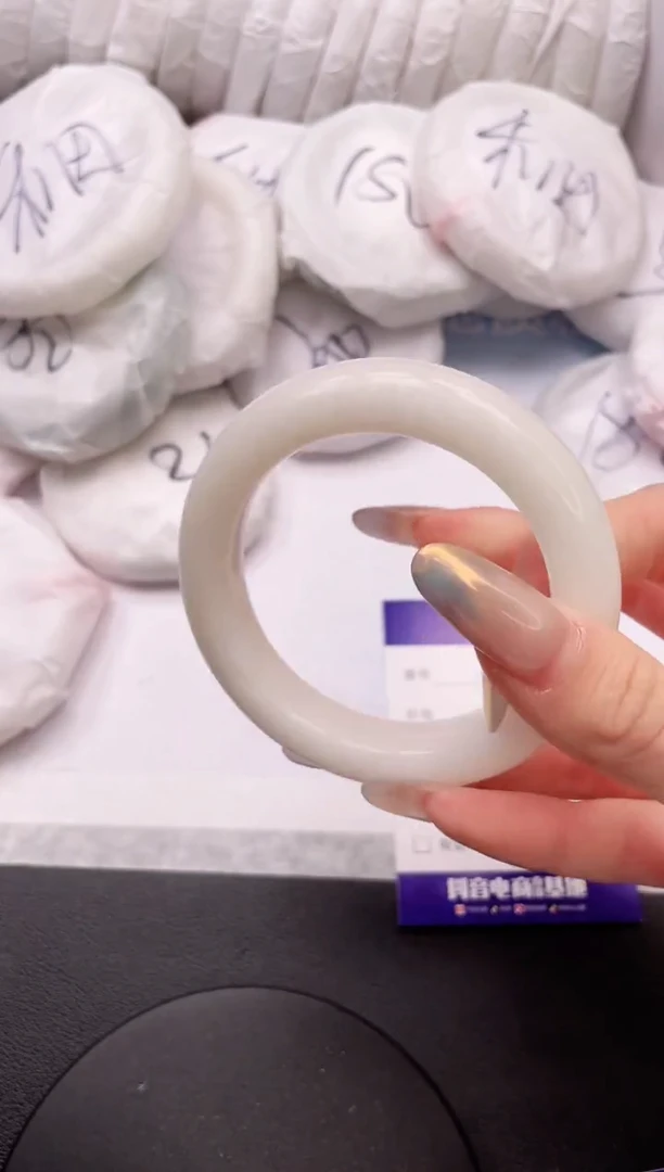 【闪购商品】和田玉手镯未镶嵌30K405-57