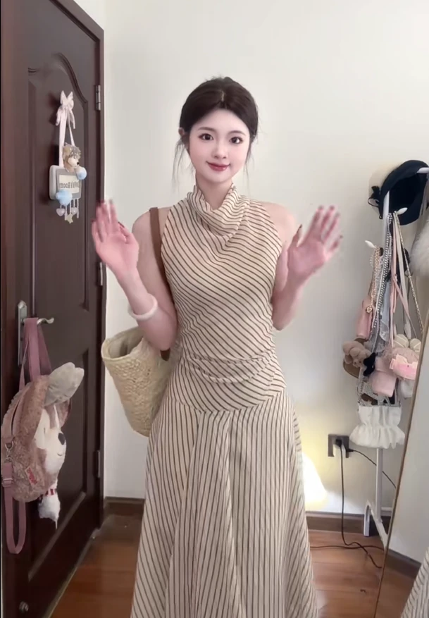时尚气质小众条纹收腰连衣裙子女别致设计感高级显瘦氛围感穿搭