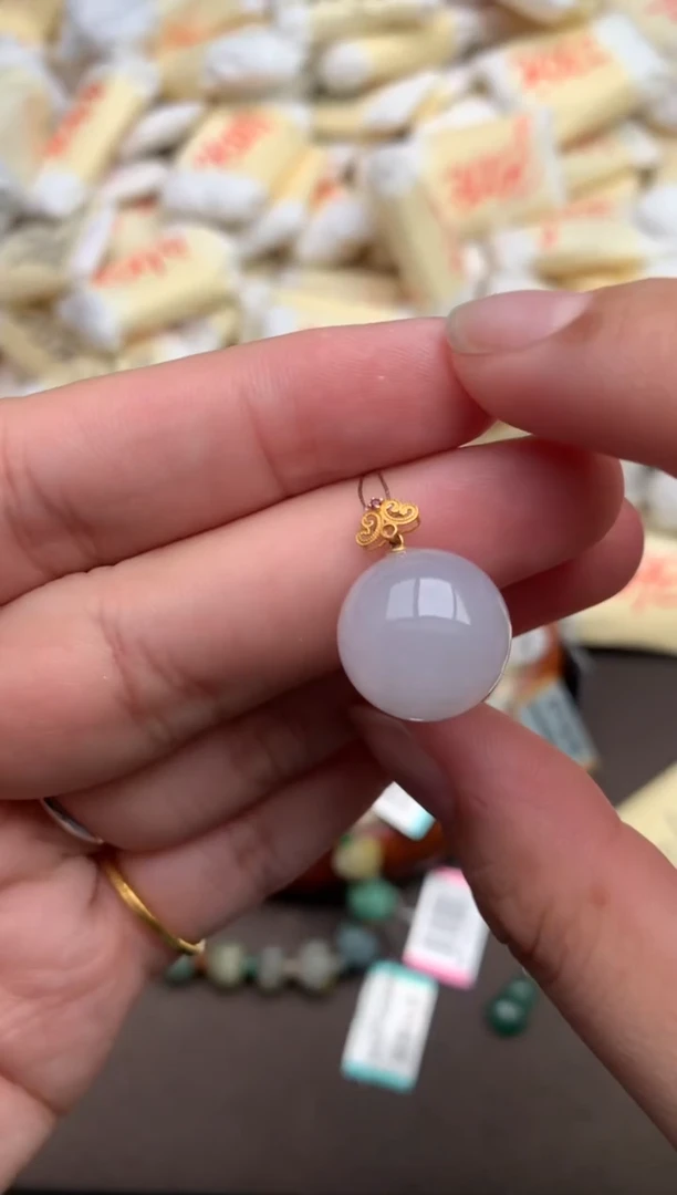 翡翠挂件18K金镶嵌—