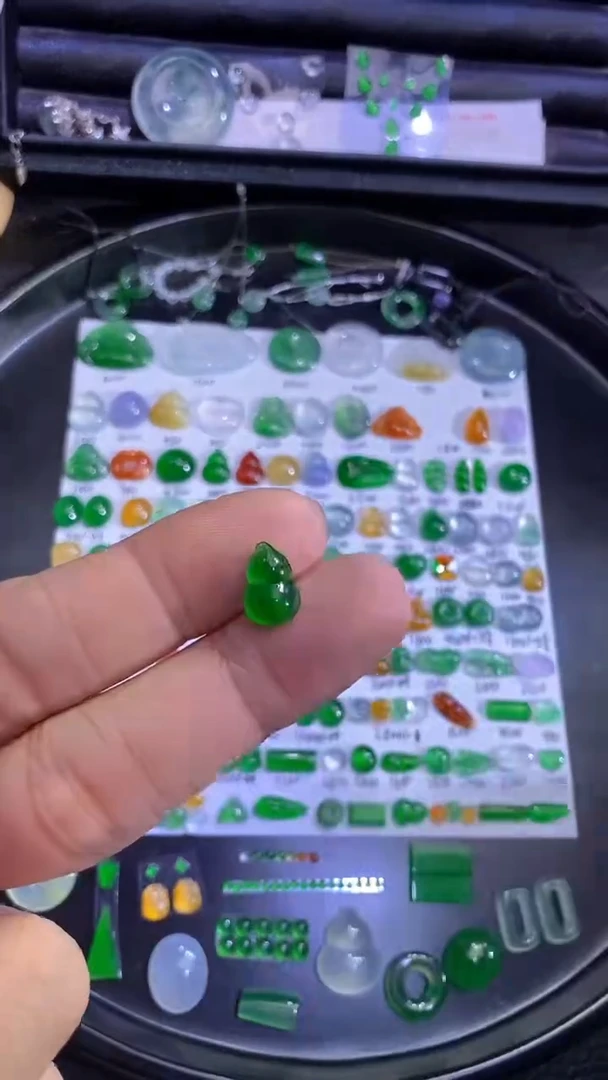 未镶嵌挂件翡翠葫芦