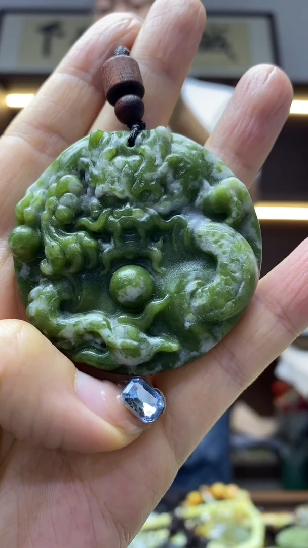 未镶嵌岫玉挂件