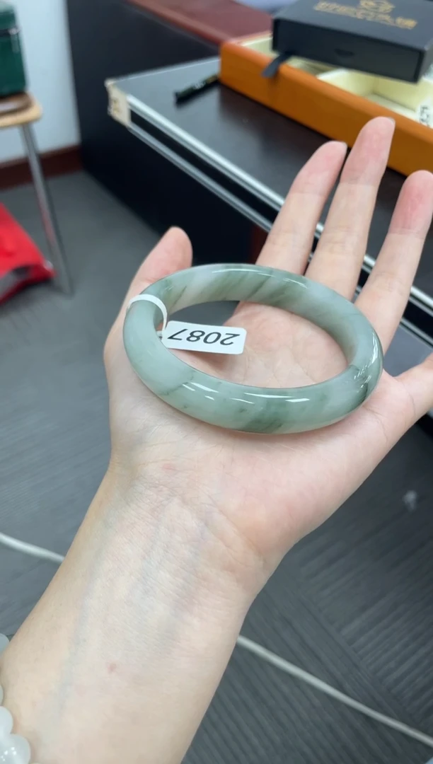 未镶嵌手镯石英质玉微瑕2087