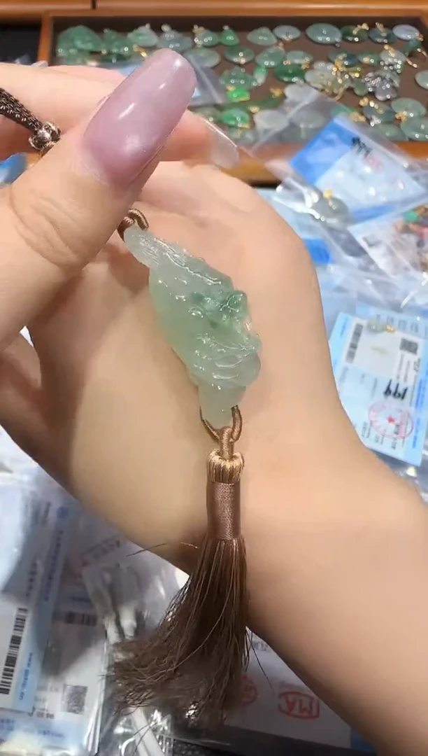 翡翠未镶嵌颈饰250529033