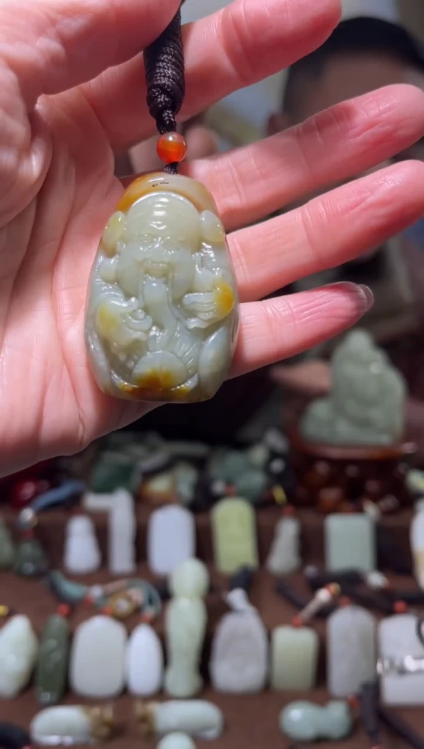 颈饰未镶嵌和田玉`