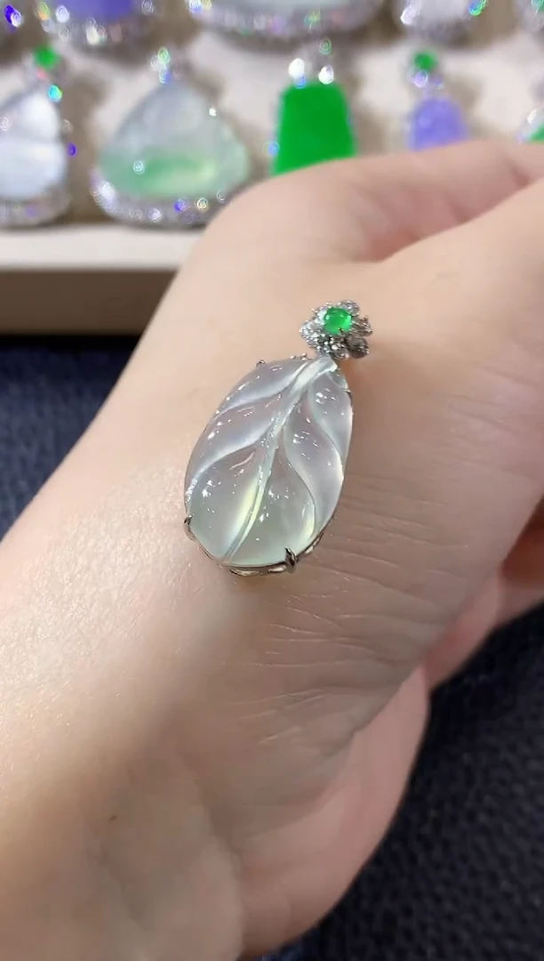 吊坠(不含链)18K金镶嵌翡翠A11