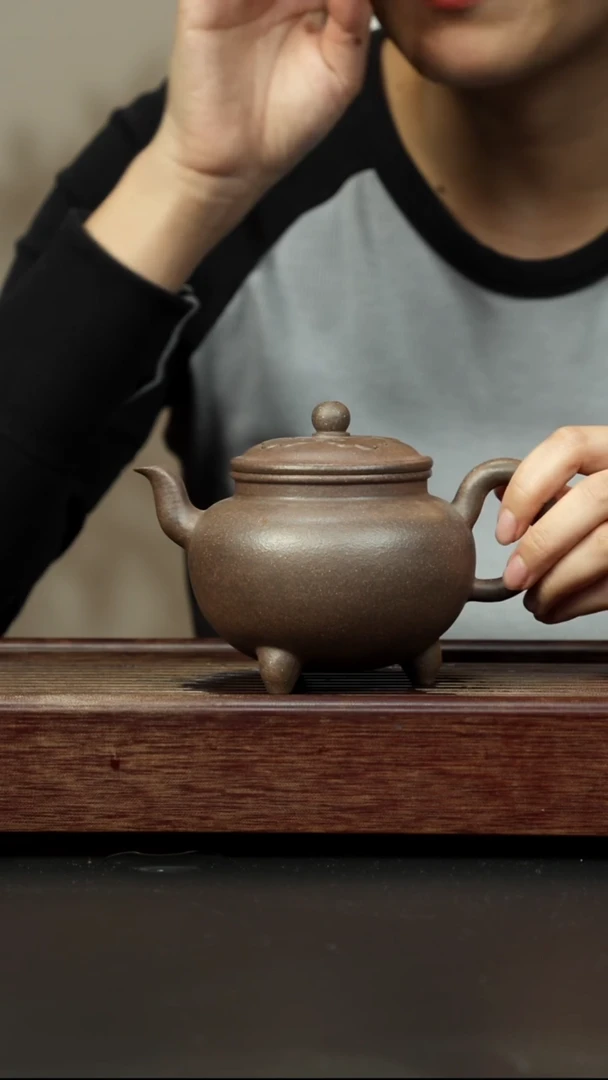 紫砂茶壶百年岩中泥 六拼三足大彬如意大