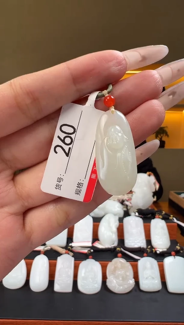 颈饰未镶嵌和田玉1