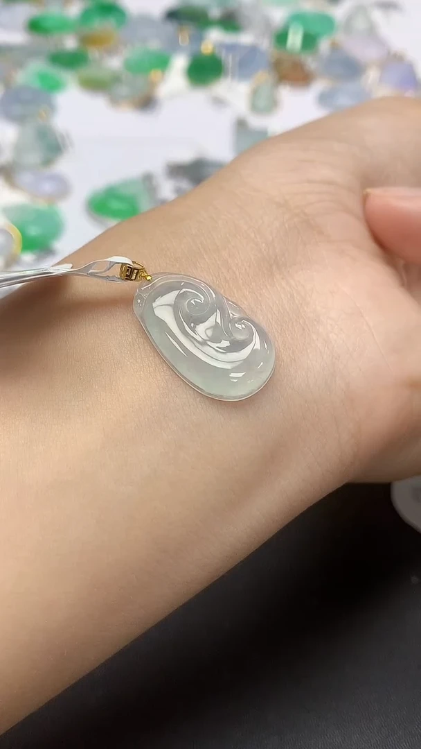 翡翠18K金镶嵌颈饰 天然缅甸a货翡翠
