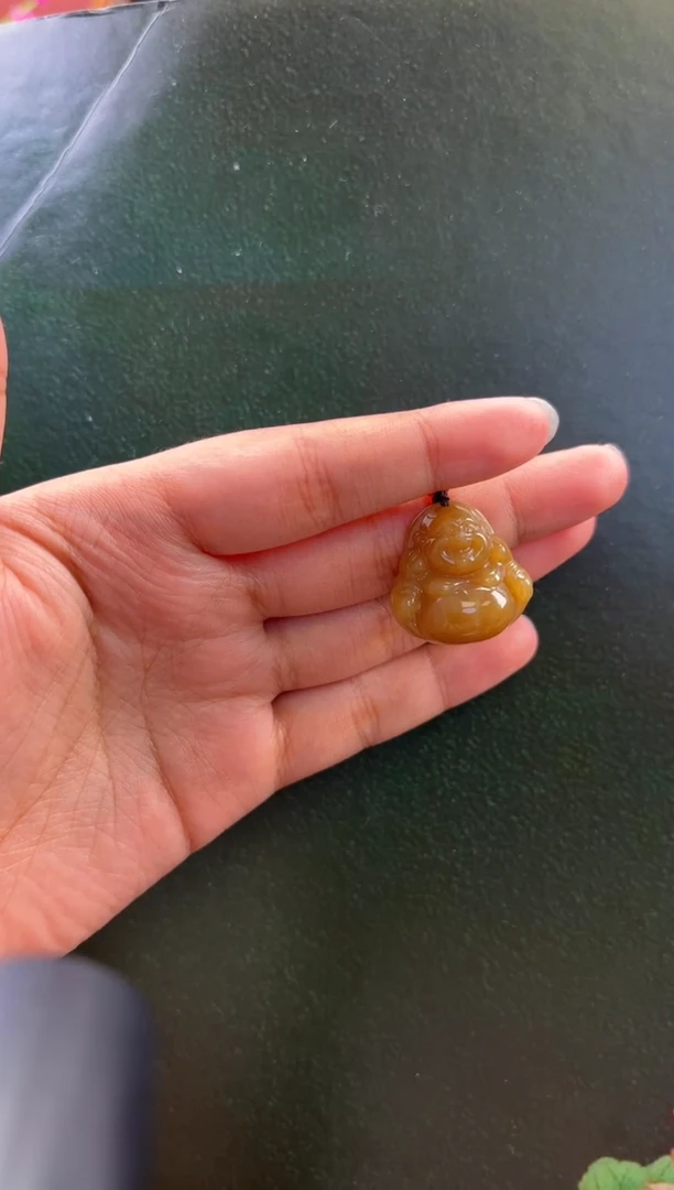 颈饰未镶嵌和田玉吊坠