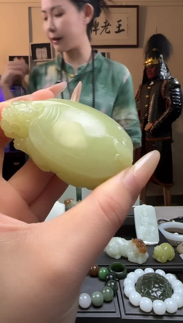 【闪购商品】和田玉黄口龙龟未镶嵌手把件