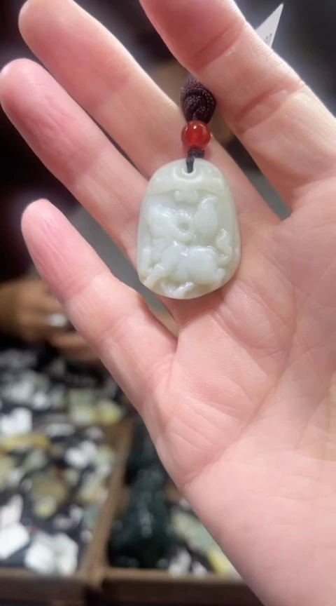 和田玉未镶嵌颈饰·