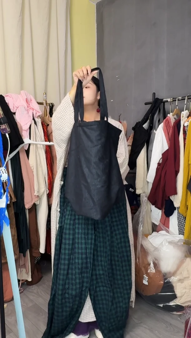 麻黑色包包植绒.............
