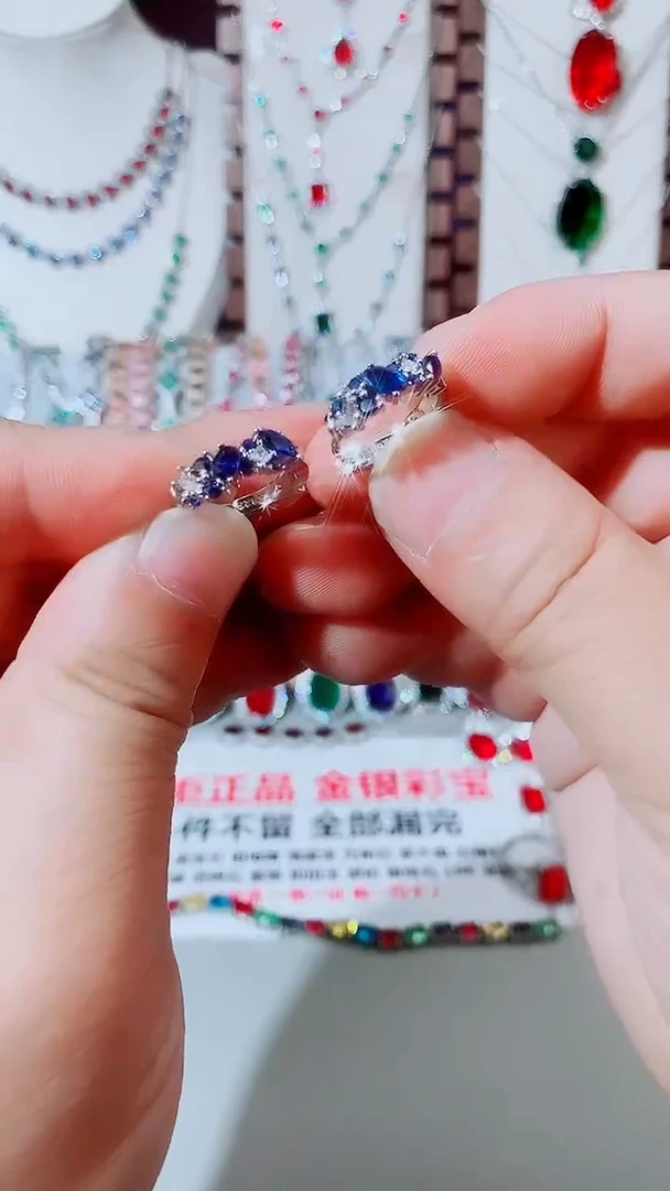 耳饰蓝宝石未镶嵌蓝宝石251