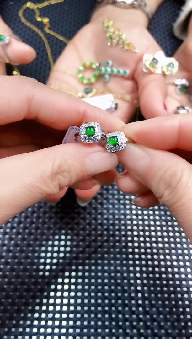 【闪购商品】翡翠耳饰未镶嵌11111111