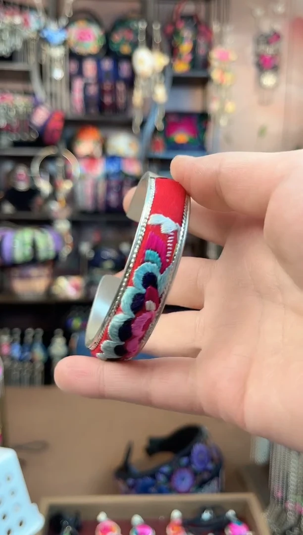 织绣民族风手工非遗老绣饰品868