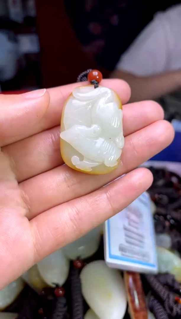 和田玉未镶嵌颈饰1