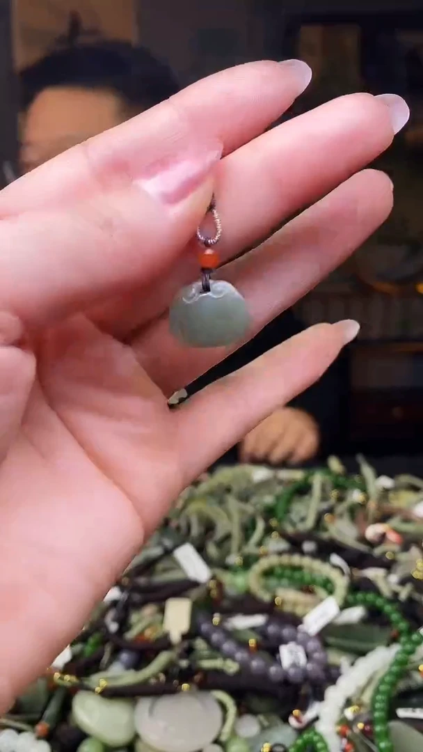 颈饰未镶嵌和田玉多样性发货，拍一发一