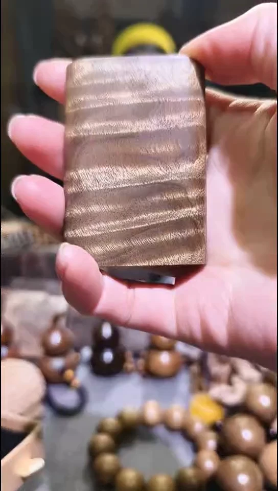 金丝楠无事牌手把件