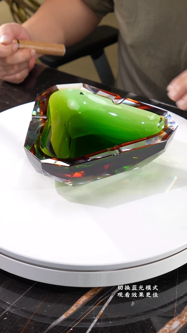 摆件0101015-2祖母绿琥珀金刻面雪茄缸